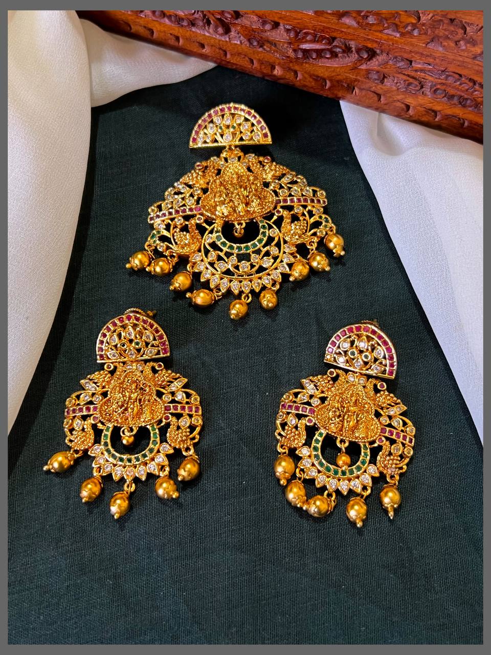 Ram Parivar Pendant With Earrings - NP0092