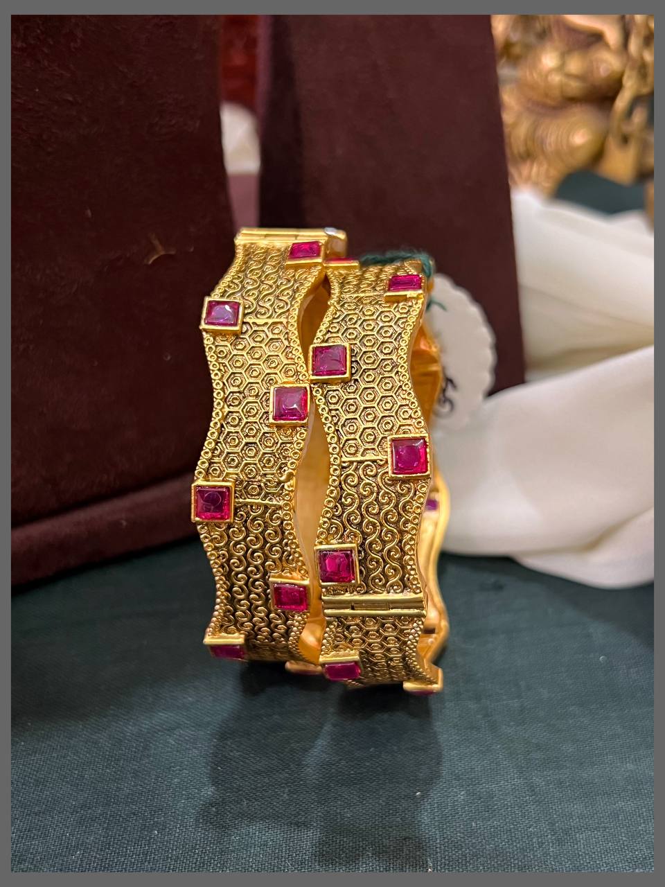 Ruby antique Bangle in BG00320