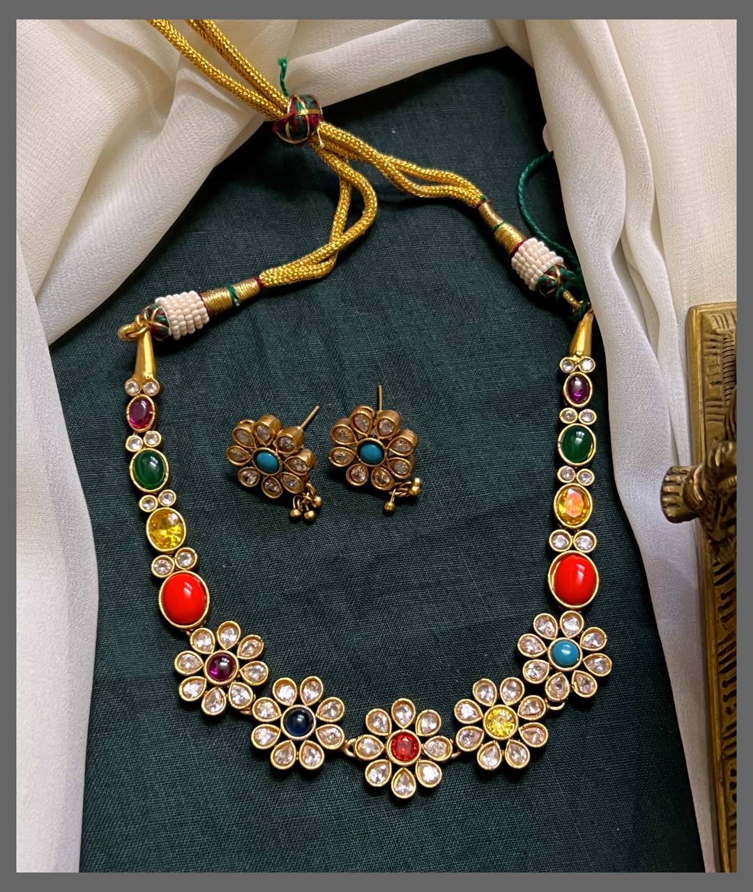 Multicolour Stone Flower Necklace In Nakshi - NN00738