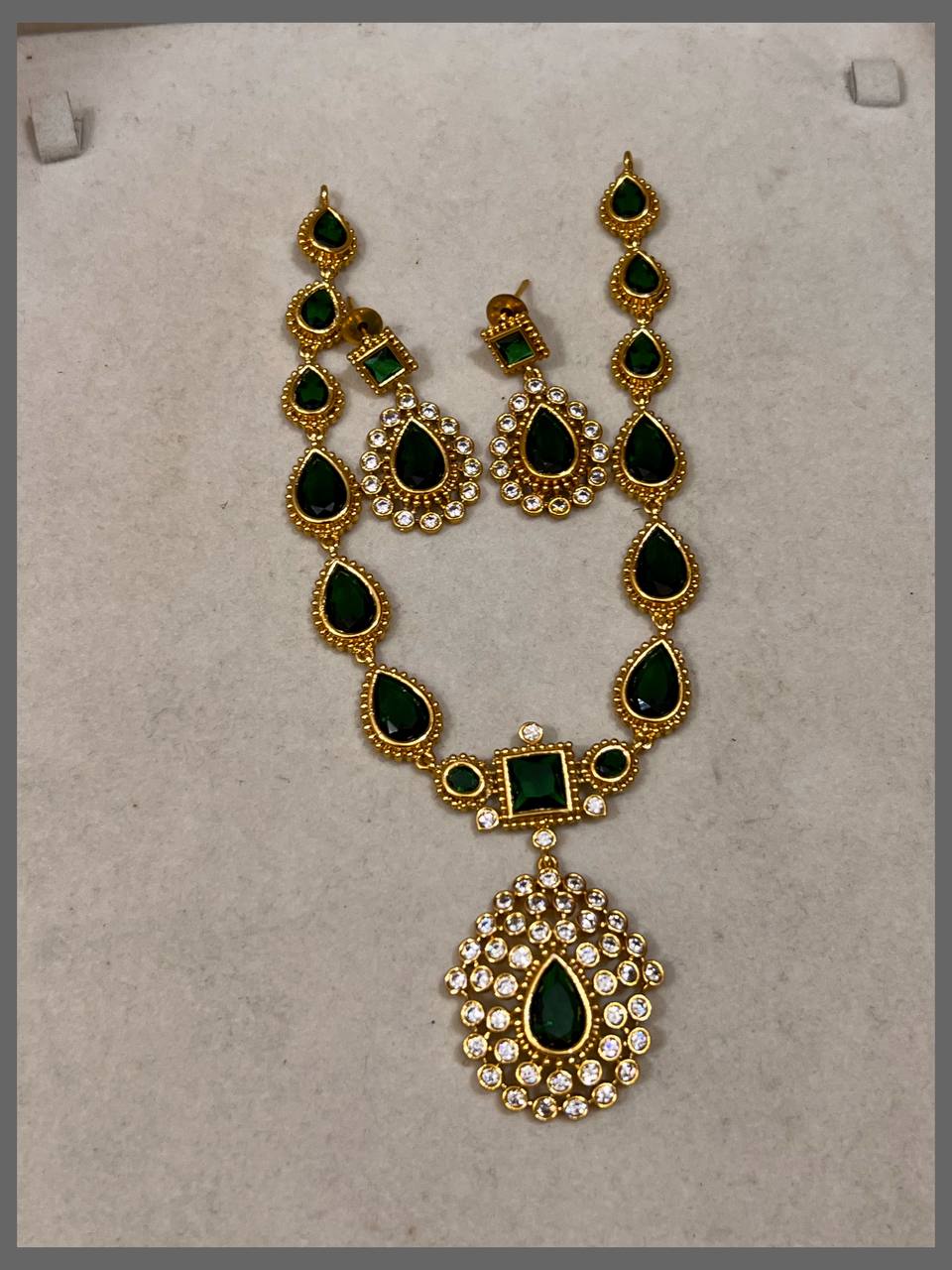 Emerald Stone Necklace In Nakshi - NN00790