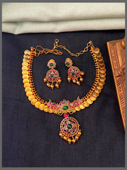 Kaasu Necklace With Flower Pendant In Nakshi - NN00795