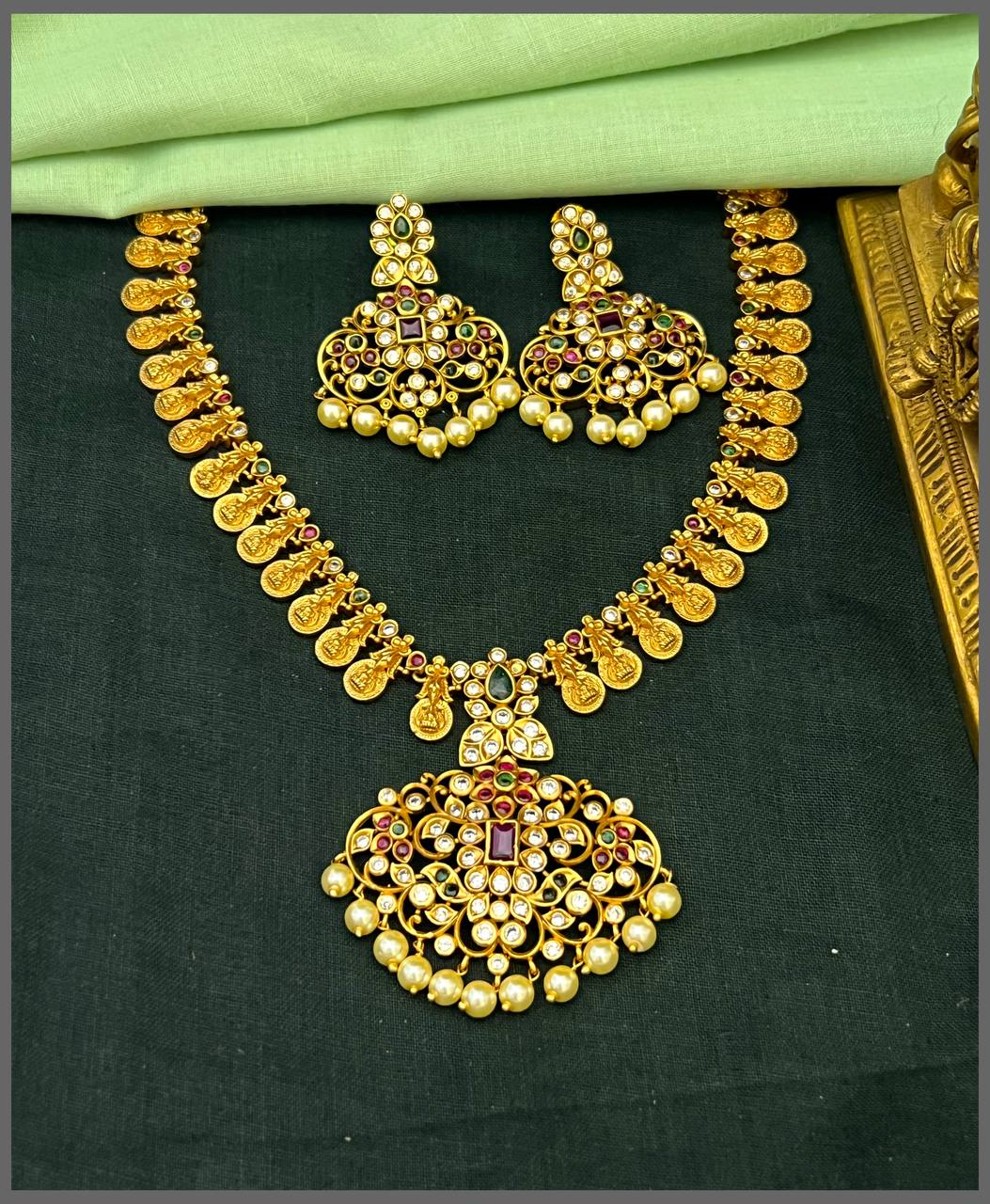 Beautiful Kaasu Lakshmi Necklace With Stone Pendant - NN00804