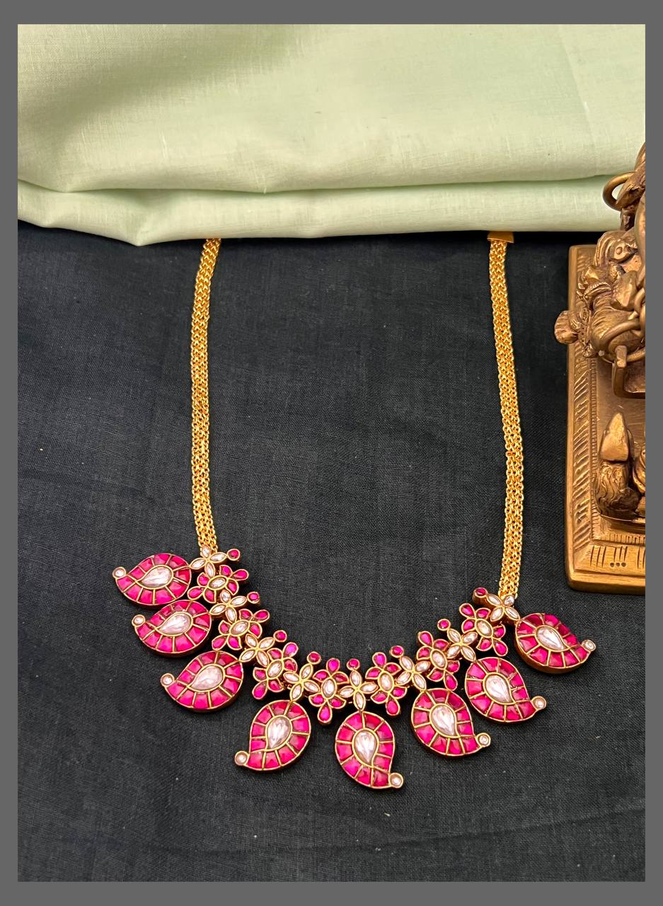 Elagant Jadau Mango Necklace In Kundan - KN00577