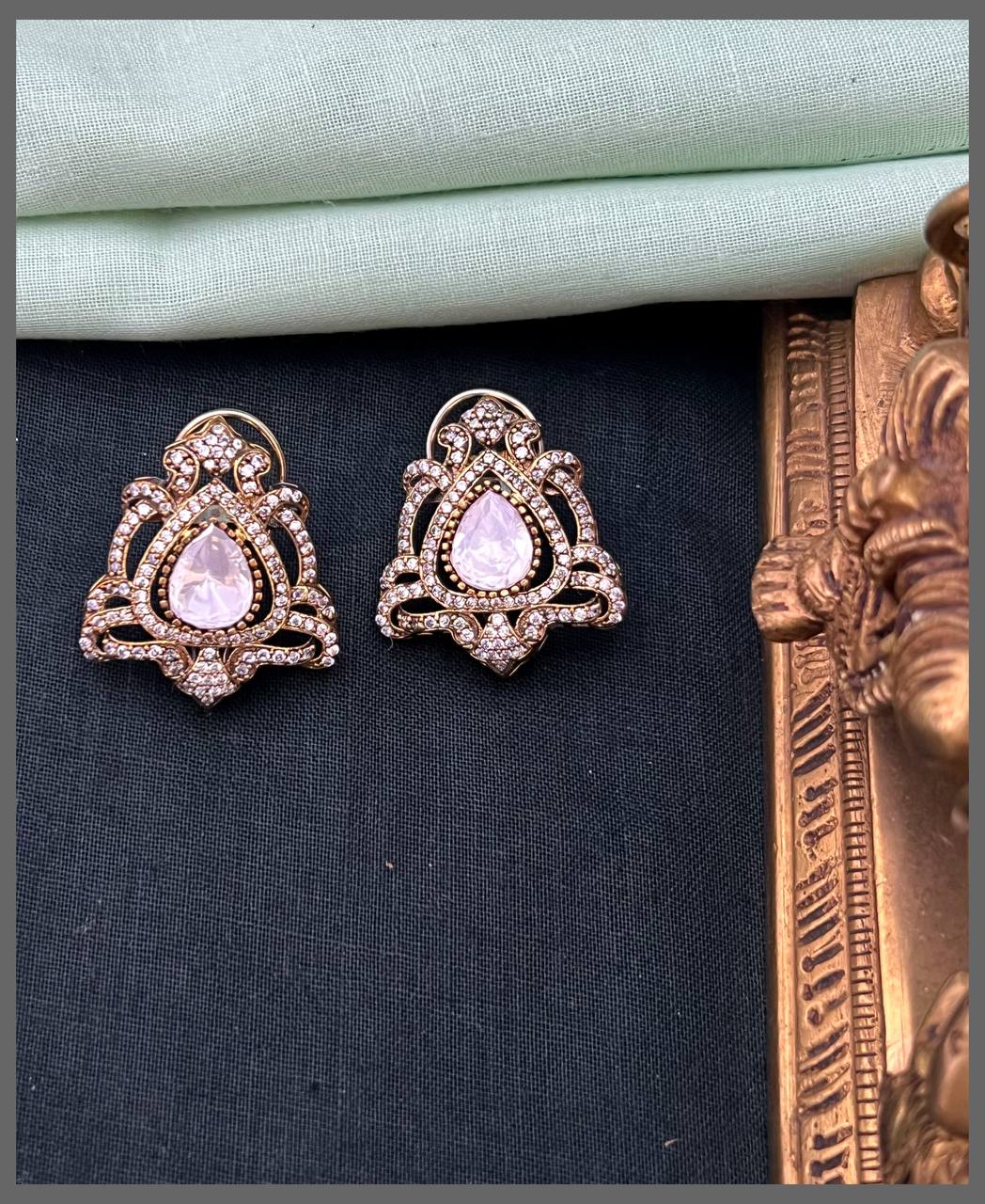 Beautiful White Stone Stud In Victorian - VE00232