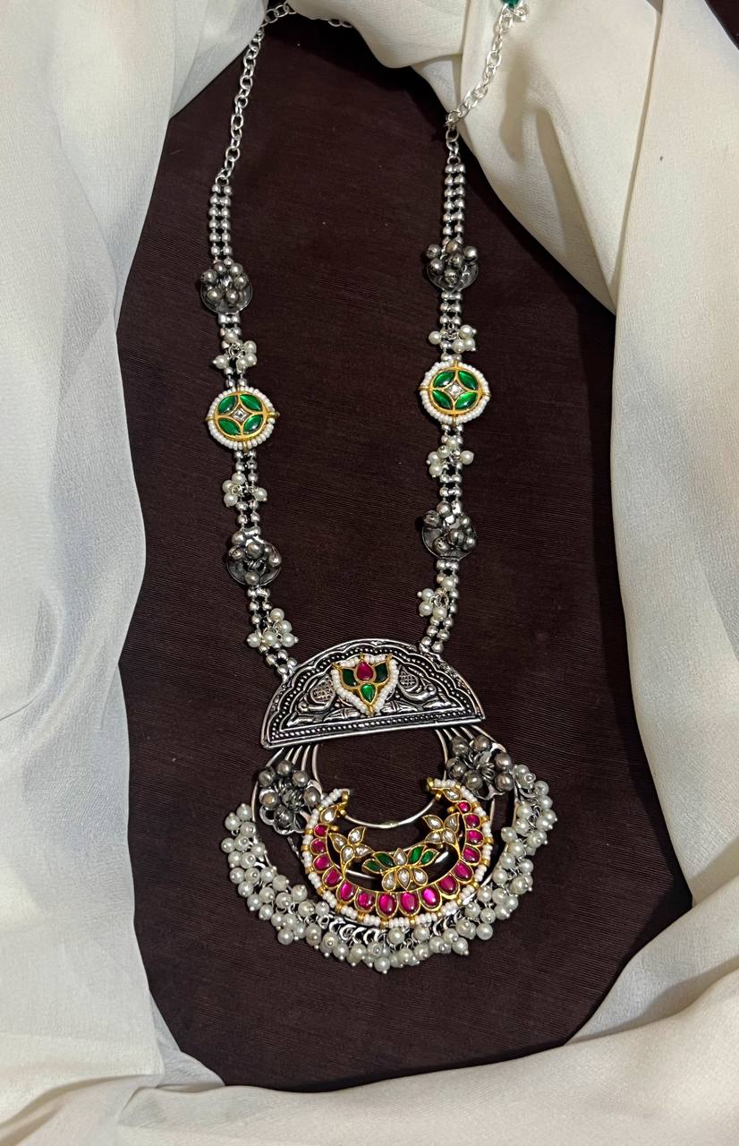 Fusion Silver Neck Peice With Jadau Pendant - NH00518