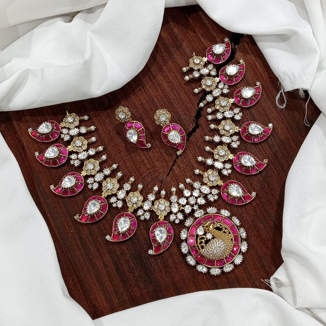 Victorian Pink Kundan Necklace With Mozonites - DN0034