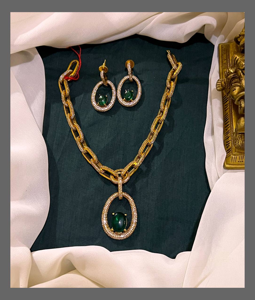 Emerald Necklace in Victorian - VN00152