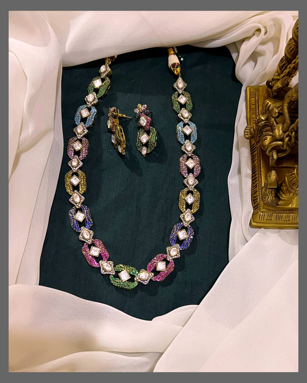 Beautiful Multi stone Victorian Necklace - VN00153
