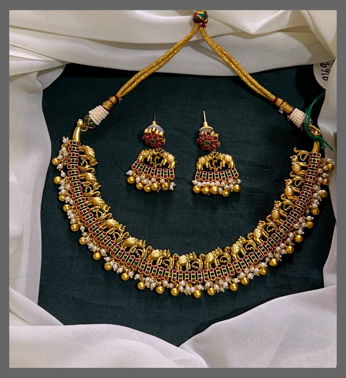 Exquisite Nakshi Necklace Paired With Elegant Matching Earrings – NN00721