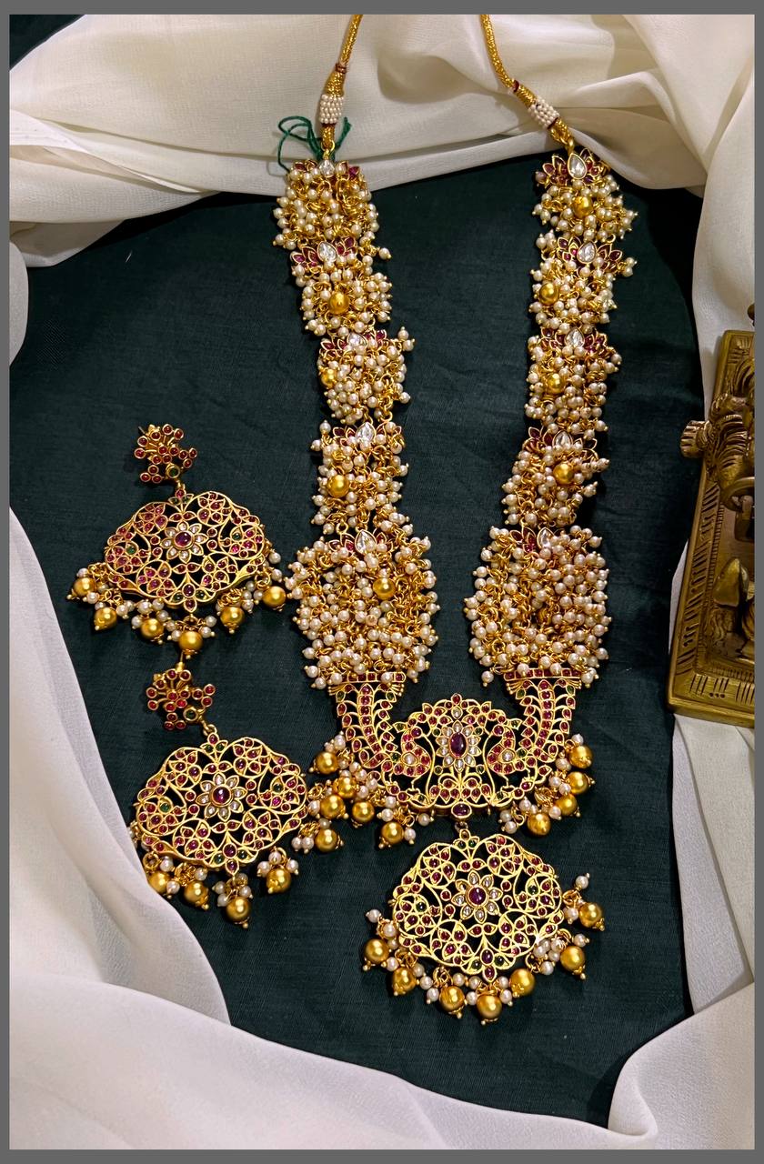 Beautiful Nakashi Haram in White Pearls Kundan Pendant & Matching Earrings - NH00349