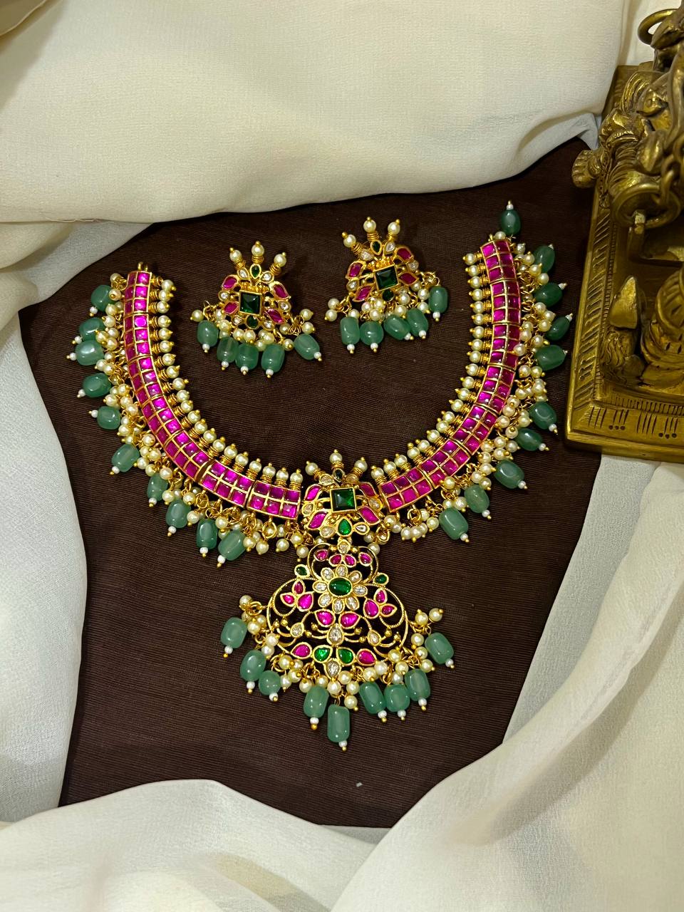 Jadau Beautiful Necklace With Earrings - KN008