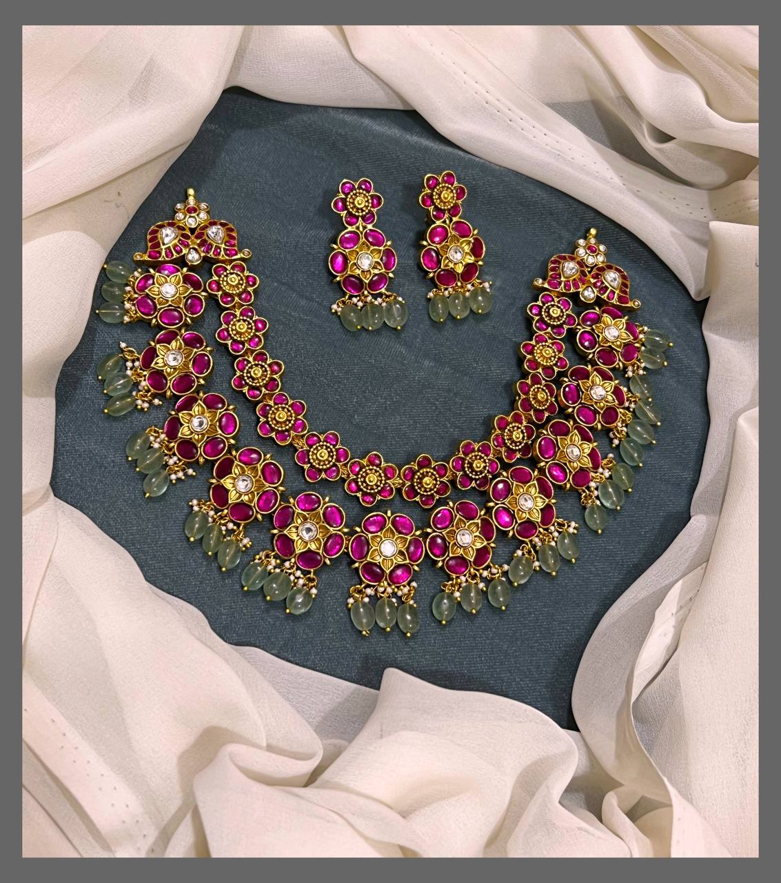 Beautiful Ruby Flower Necklace in Kundan - KN00464