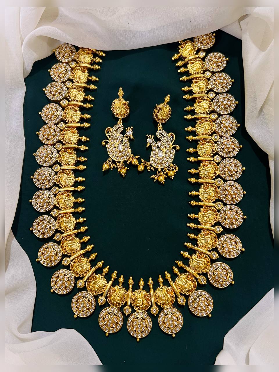White Stone Bottumala with Peacock Chain  - NH0035