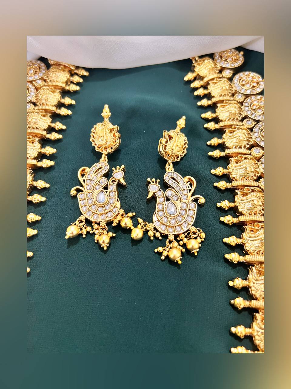 White Stone Bottumala with Peacock Chain  - NH0035