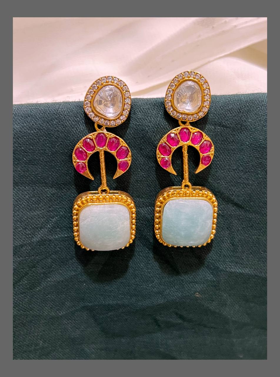 Beautiful White Stone Hanging Earring In Kundan - KE00487