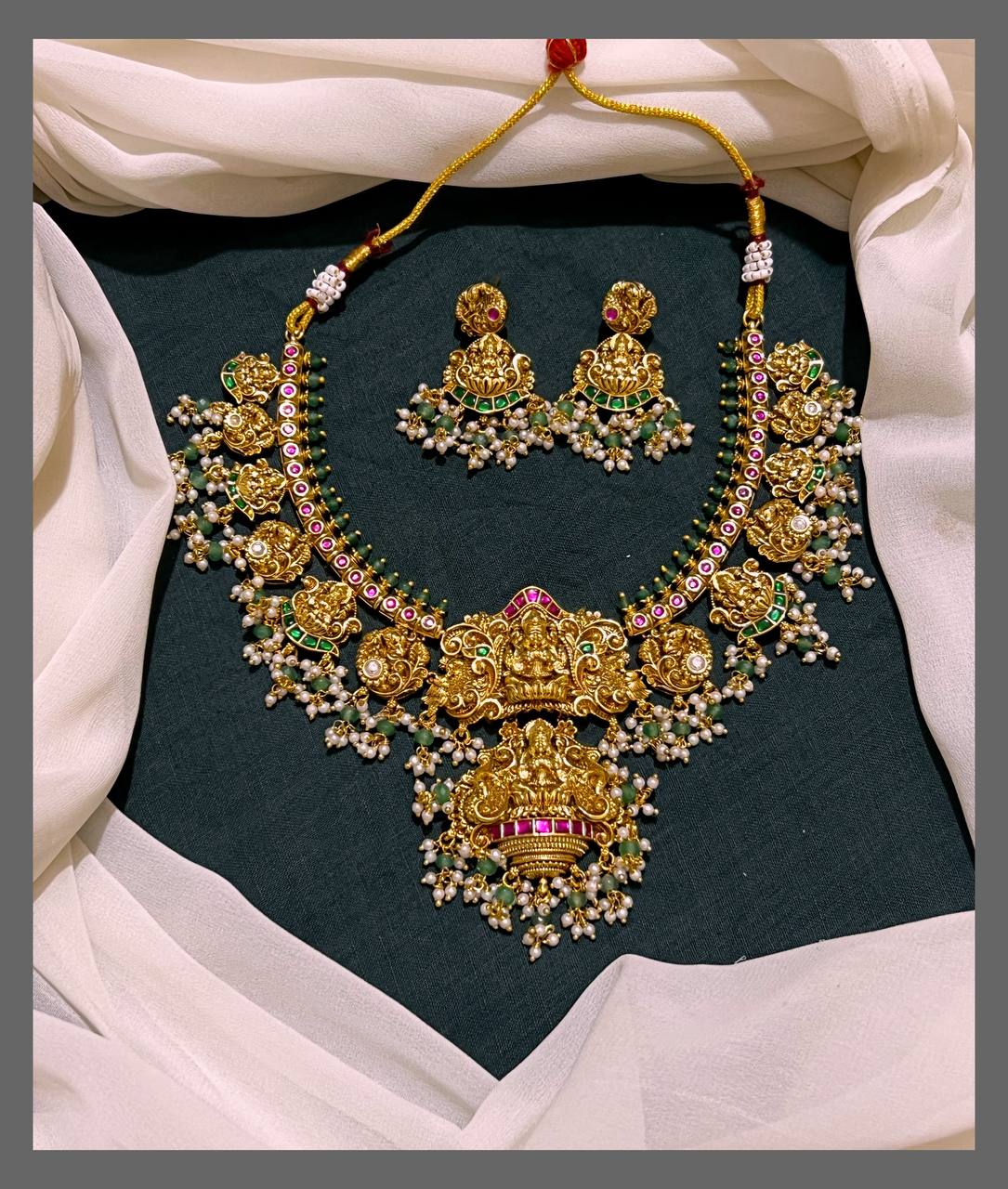 Beautiful Lakshmi Kundan Necklace - KN00520