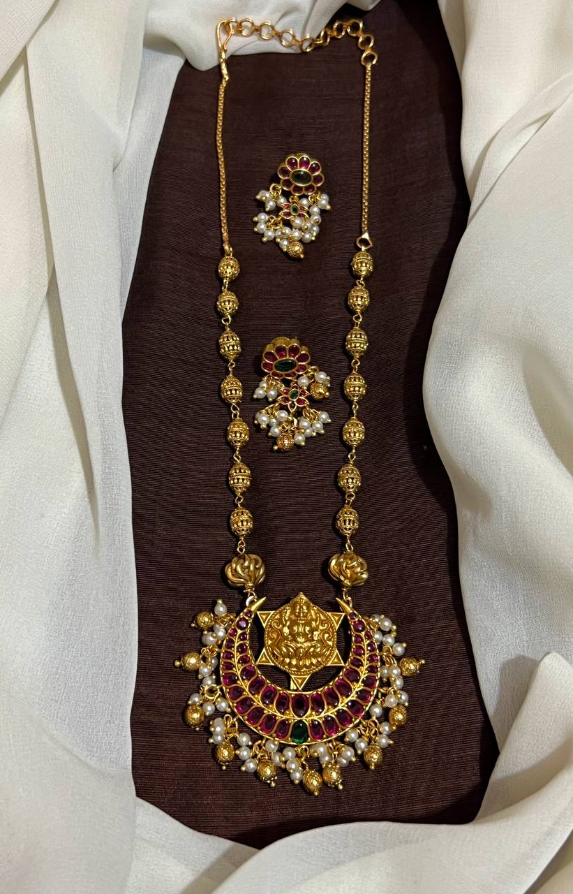 Kempu Lakshmi Haram With Moon Pendant and Pearls - NH0029