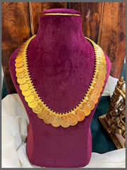 Nakshi Lakshmi Medium Size Kaasu In Gold Polish - NH00405
