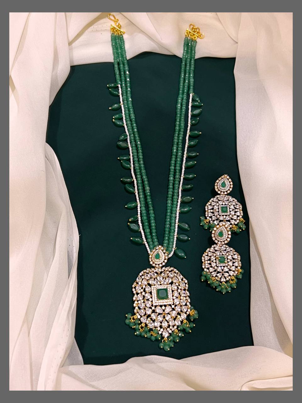 Emerald and White Beads With White Stone Pendent - PB0085