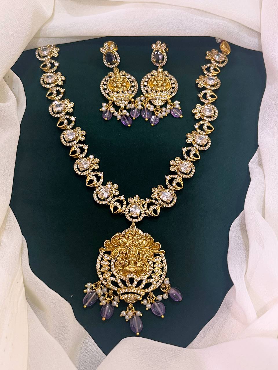 Elegant Lord Lakshmi Victorian Necklace with Pendent - VN0046