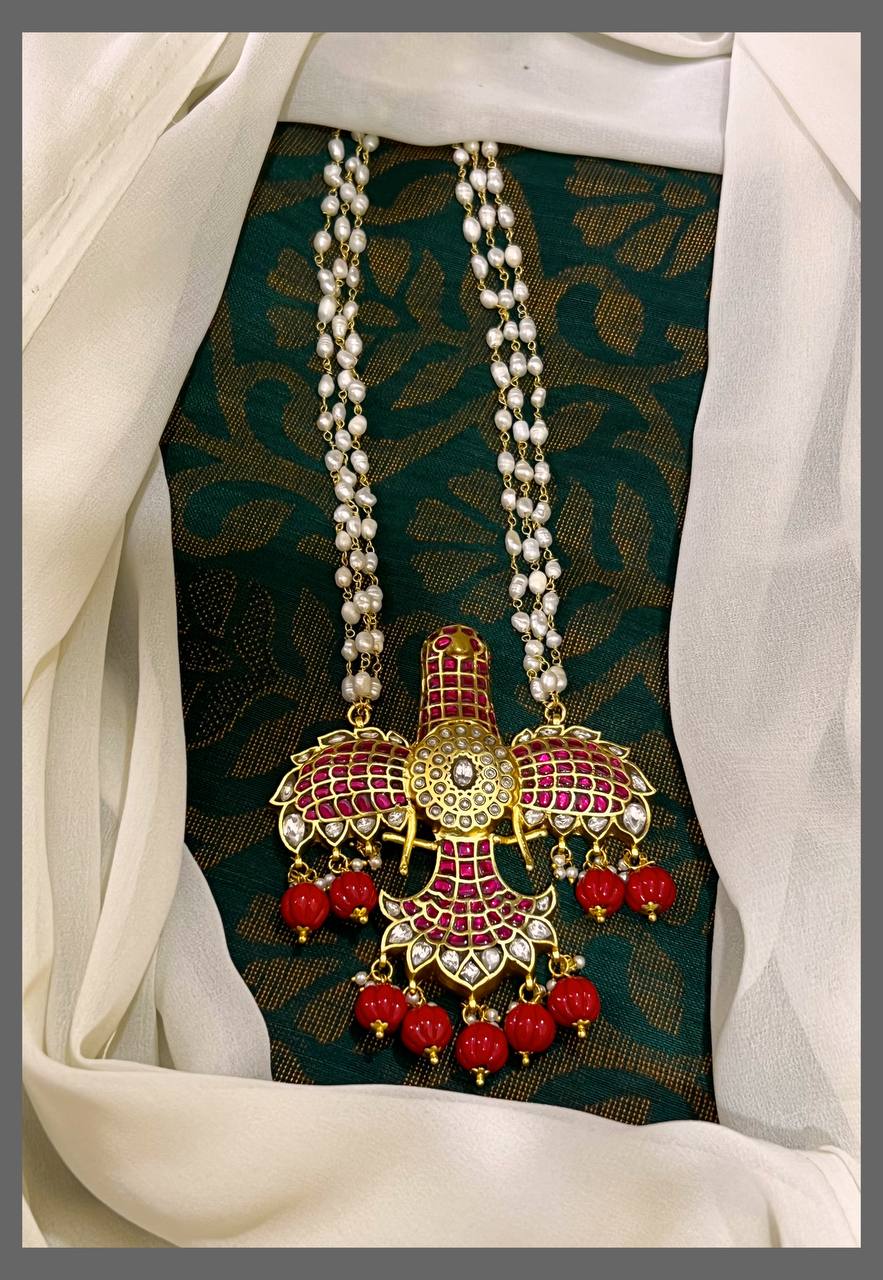 White Pearl With Garuda Pendent - PB0092