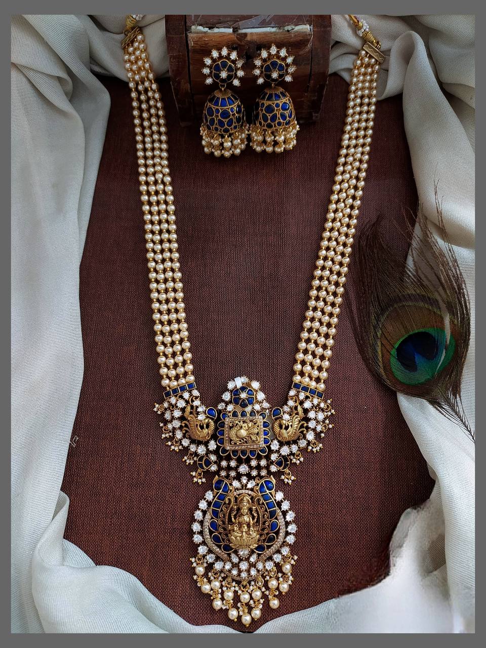 White Beads With Lakshmi Pendent - PB0096