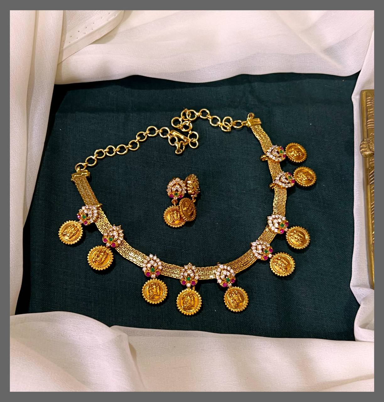 Ram Parivar Necklace In Nakshi - NN00460