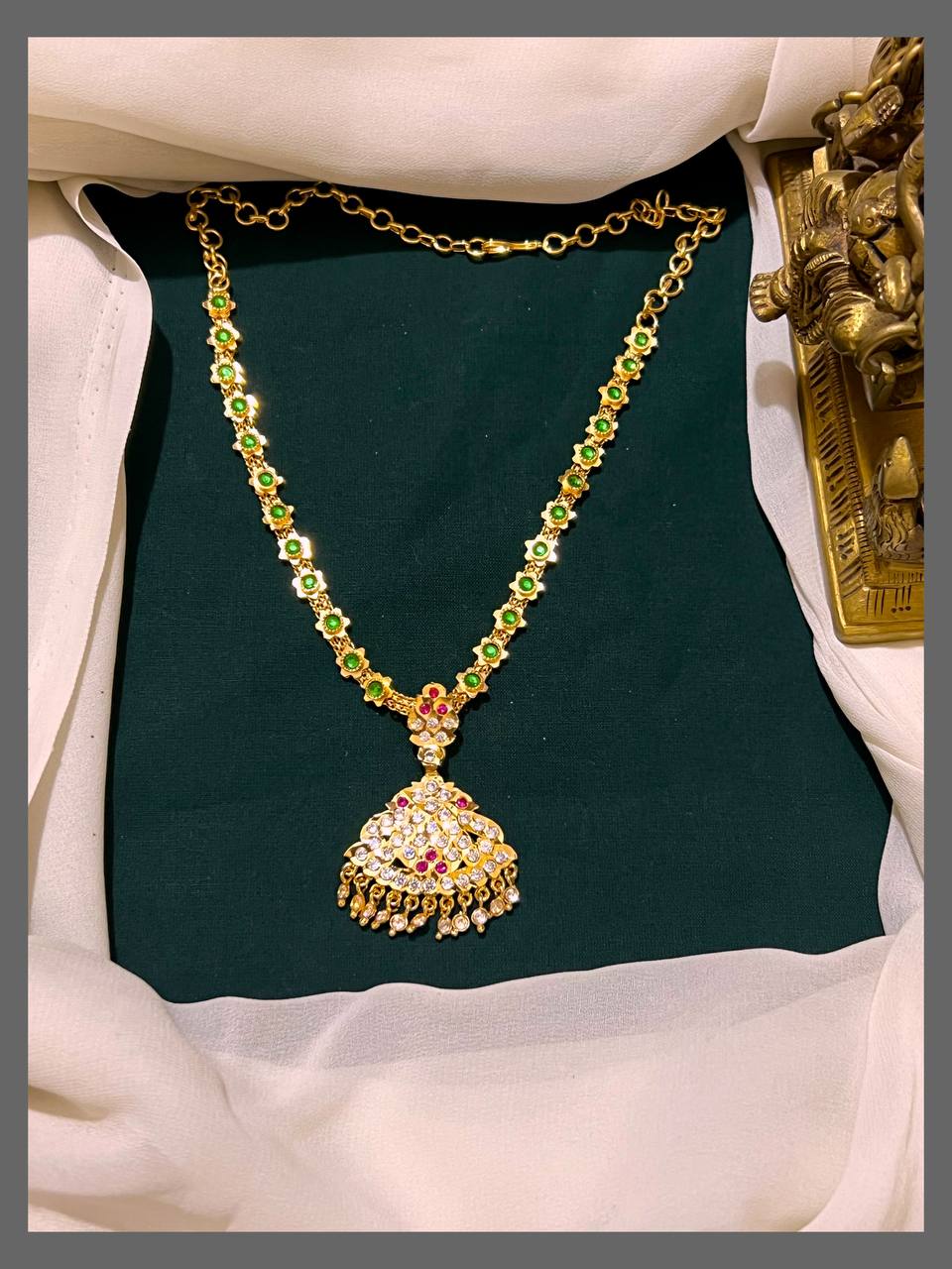 Vintage Collection Green Stone Flower Necklace In Nakshi - NN00523