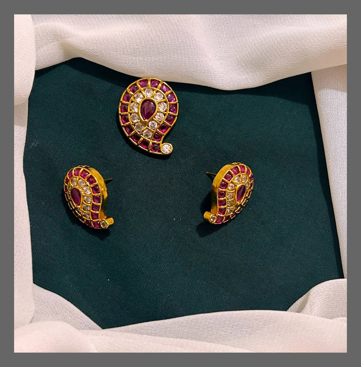 Mango Pendent With Earrings - NP0065