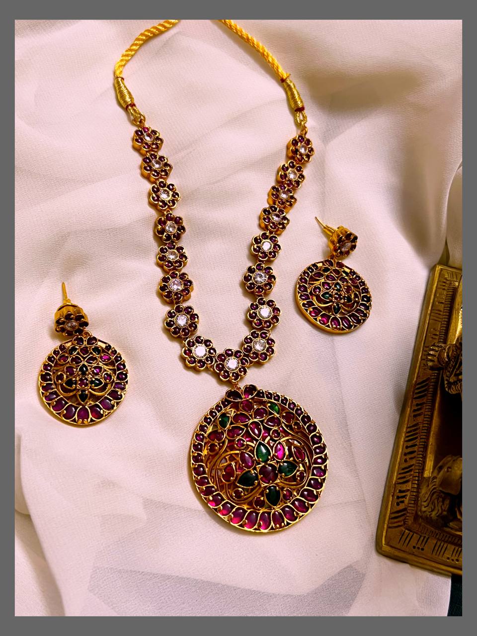 Beautiful MultiFlower Necklace In Nakshi - NN00679
