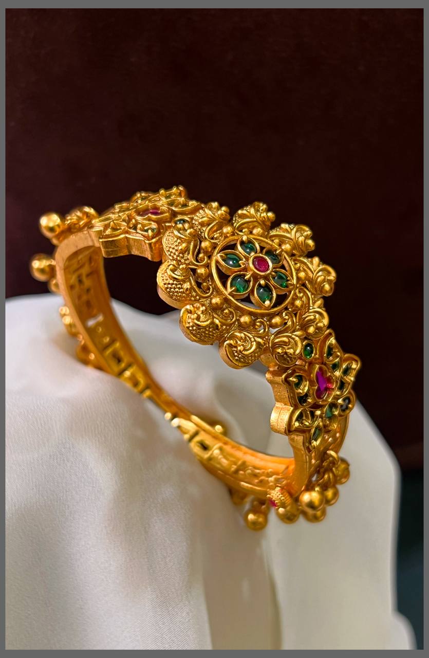 Emerald Flower with Golden Peacock Bangle in Nakshi - BG00260