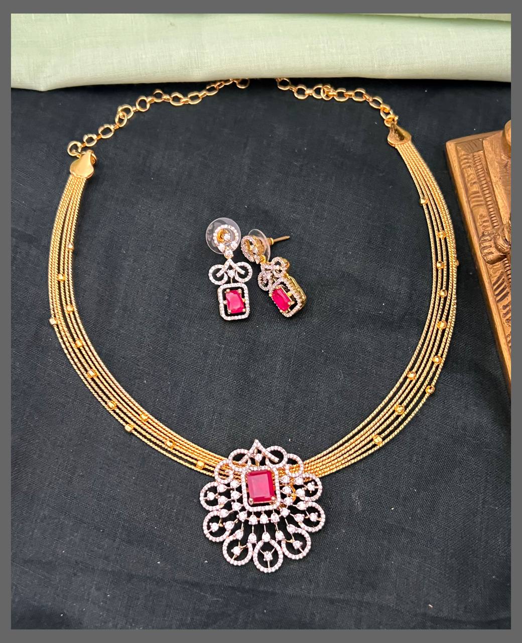 Invisible Multi Layer Choker With Diamond Pendant - Dn0068