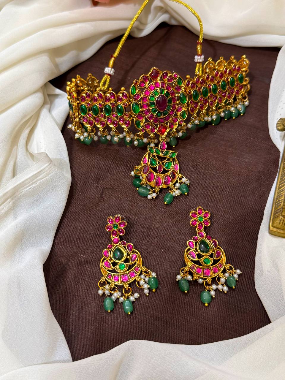 Pota Stone Mega Choker With Earrings - NN00935