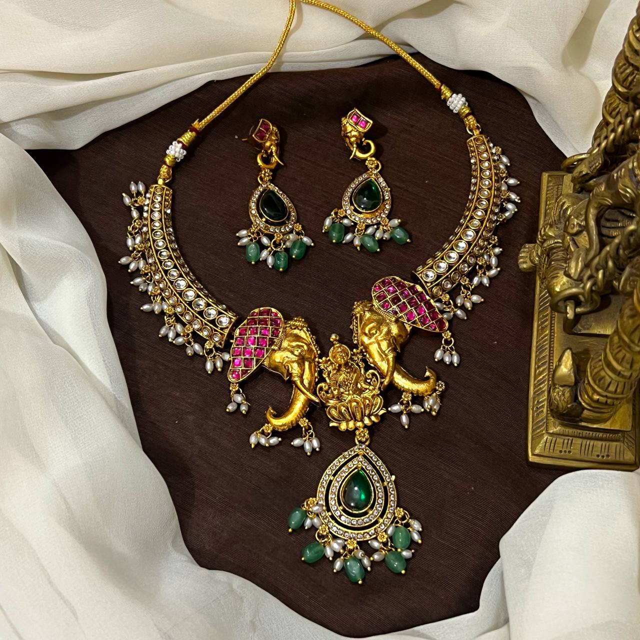 Kempu ELephant Set With Earrings - NN00939