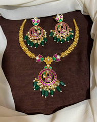Kante Set With Flower Pendant and Earrings - KN00398