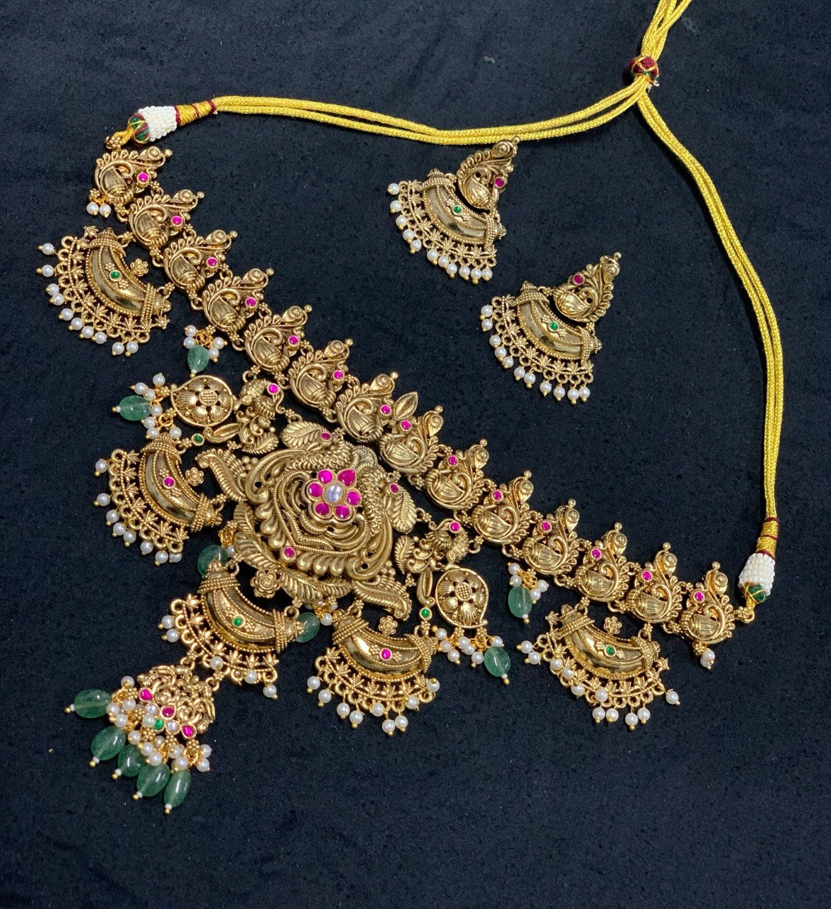 Grand Nakshi Mega Choker With Jaday Stone and Earrings - KN00681