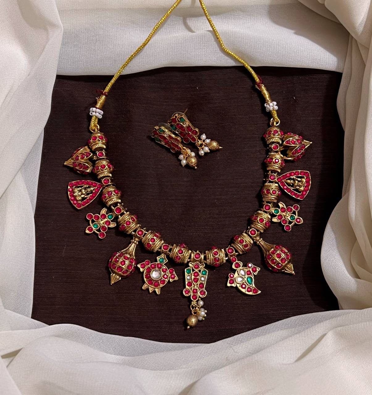 Kempu Stone Traditional Necklace Set With Earrrings - NN001007