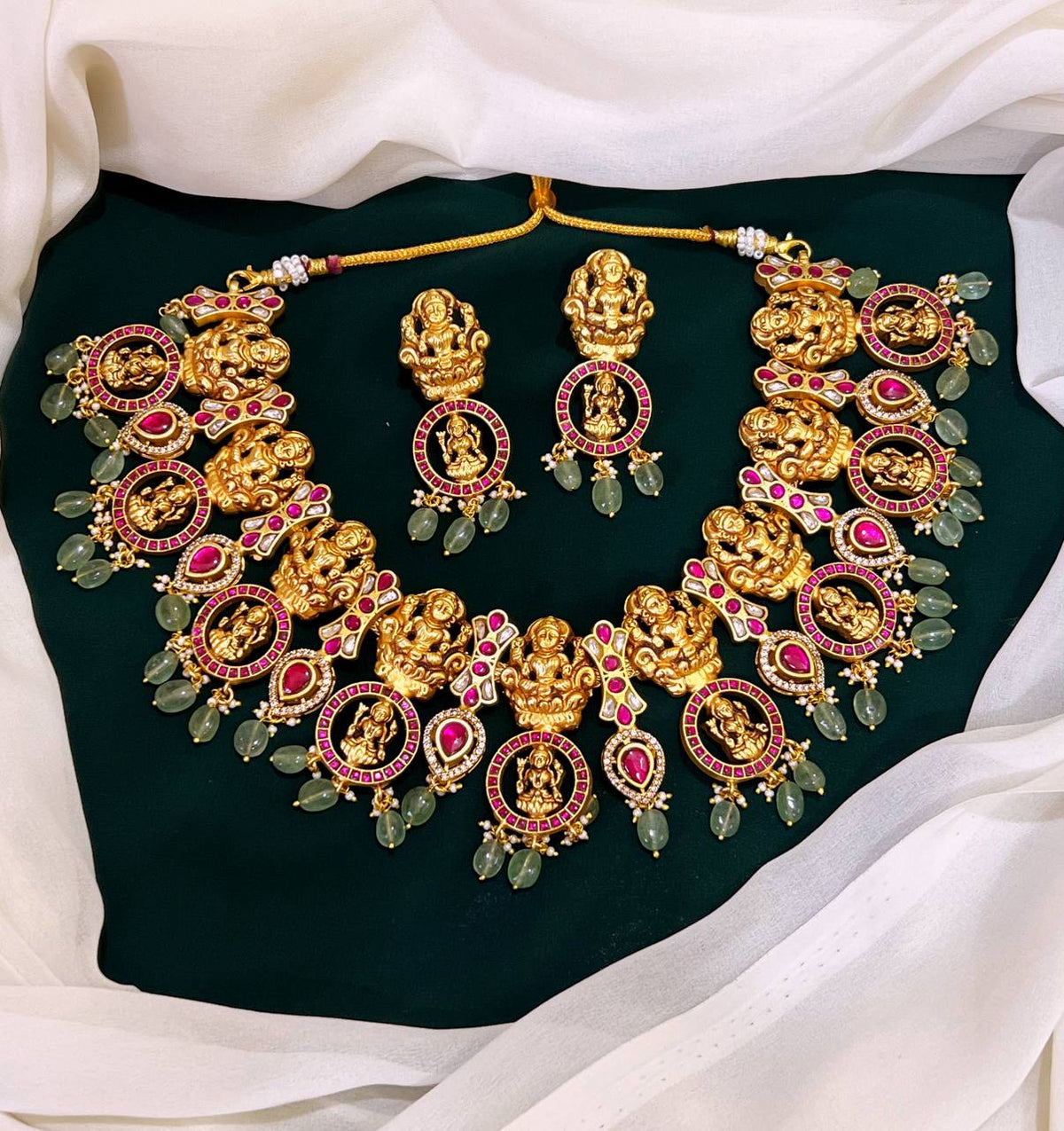 Lakshmi in Bottumala Jadau Kundan Necklace - KN0094