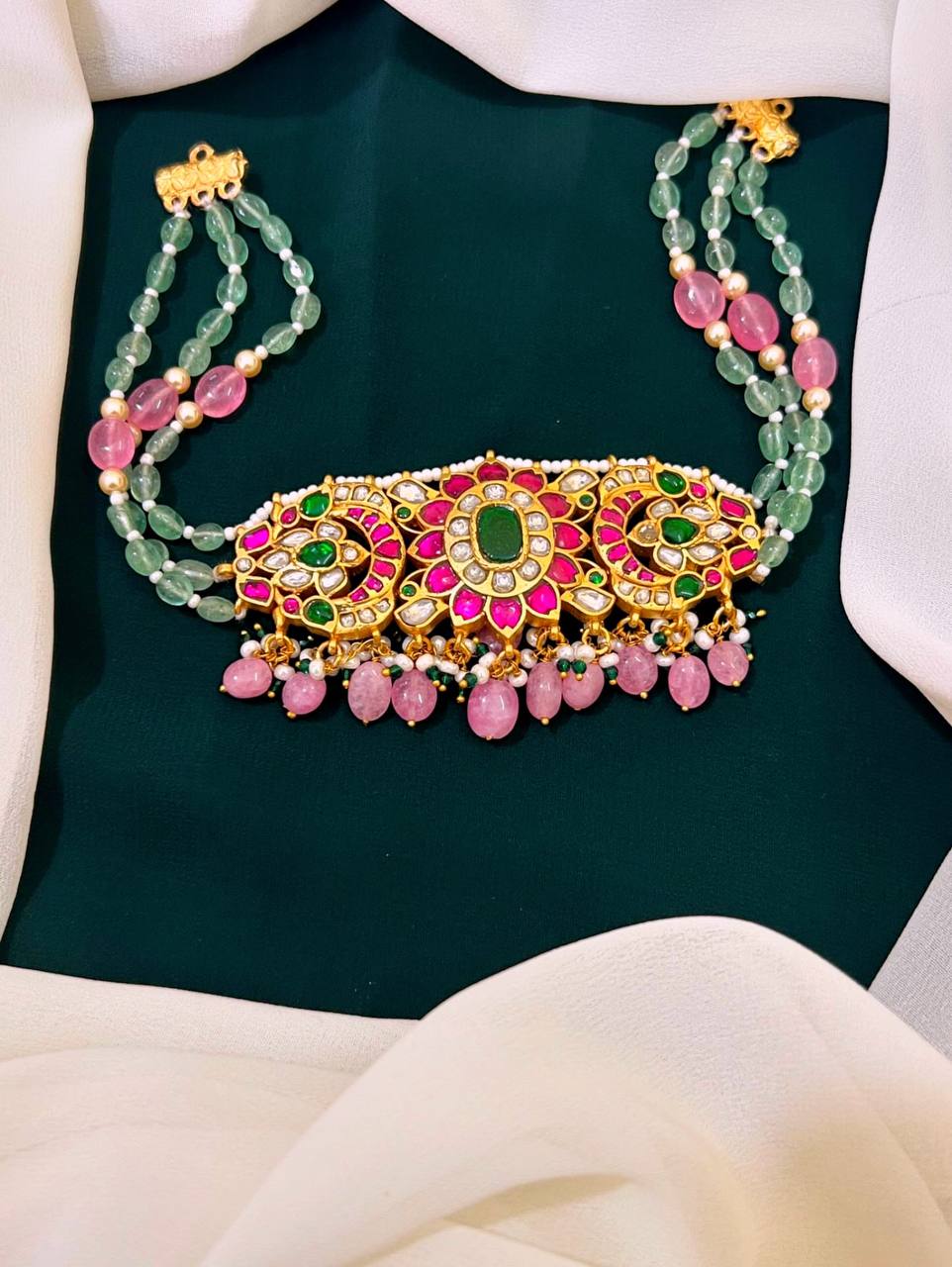 Beautiful Jadau Kundan Choker with Emrald beads - KN0036