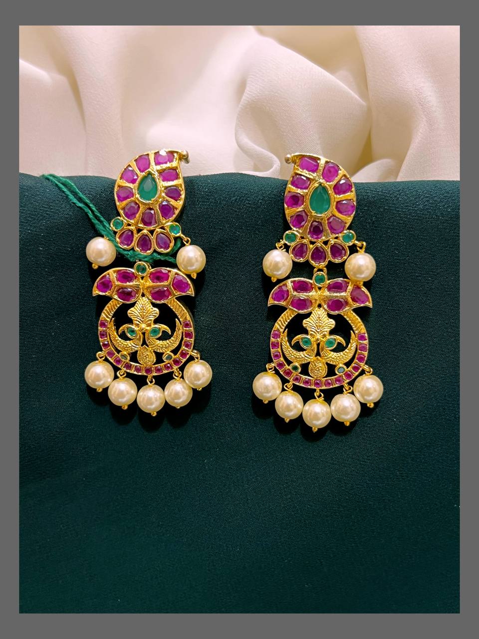 Mango Hugging In Nakshi - NE00366