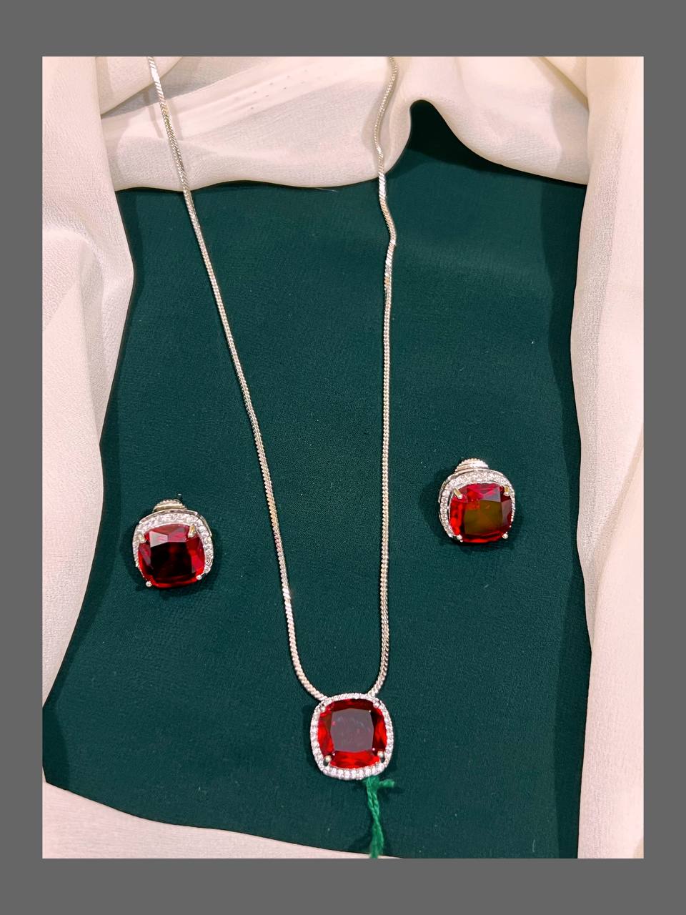 Beautiful Stones Pendent In Diamond Necklace - DN0037