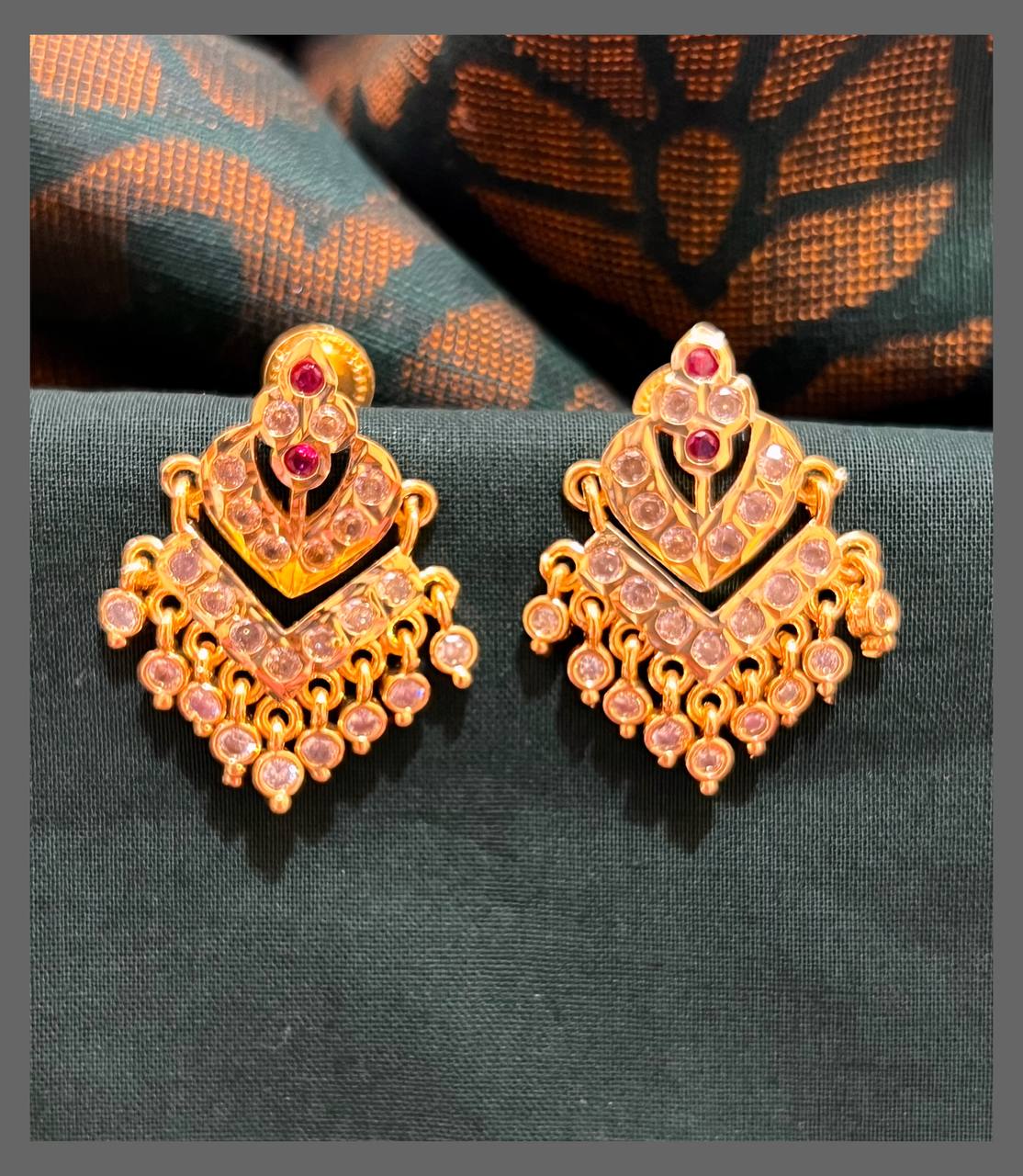 Beautiful Stone Earrings In Nakshi - NE00419