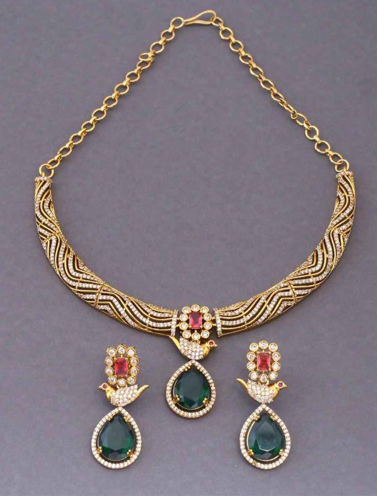 Emerald Antique Necklace in Nakshi - NN00455