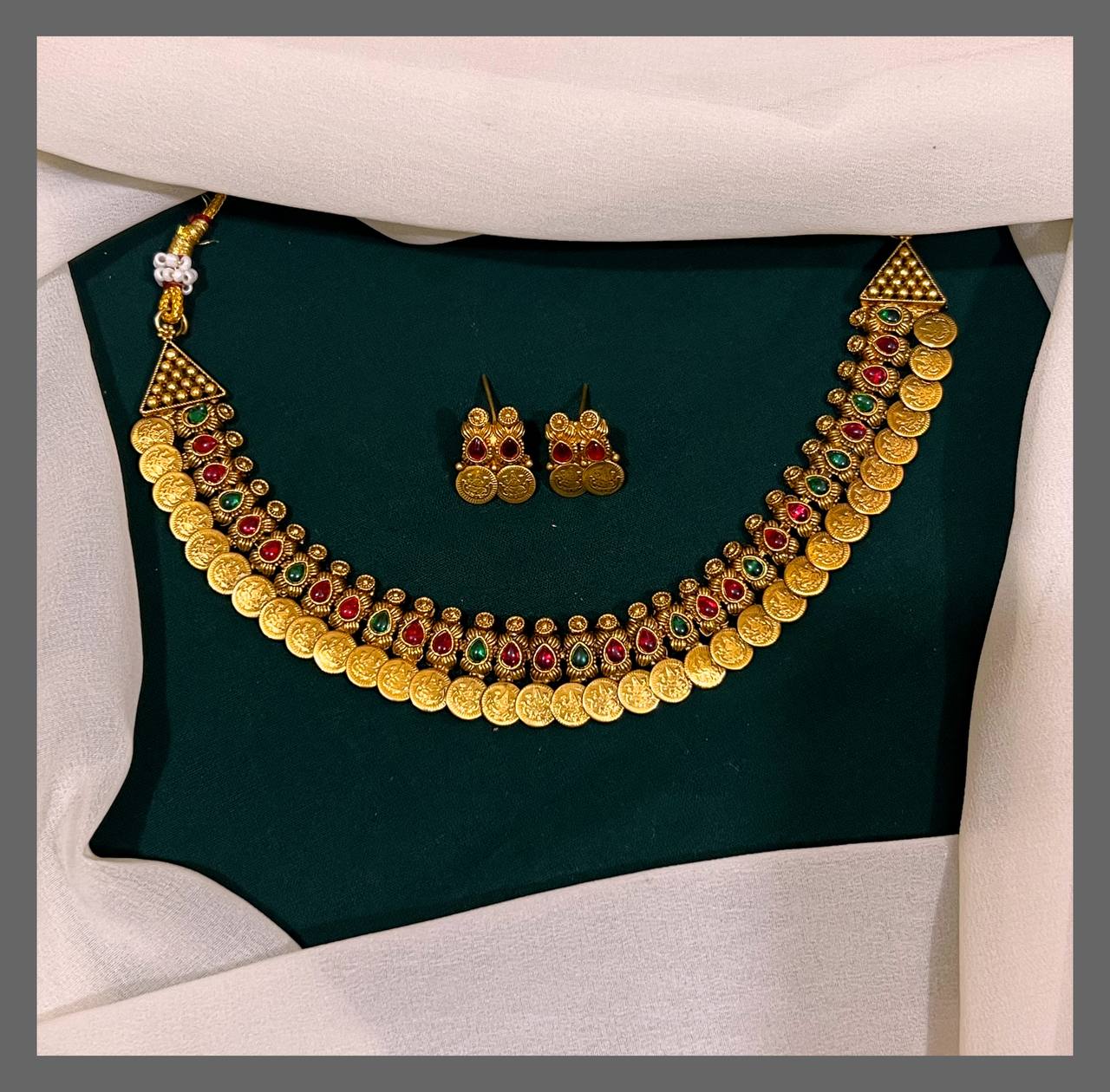 Small Lakshmi Kasu Necklace In Nakshi - NN00488