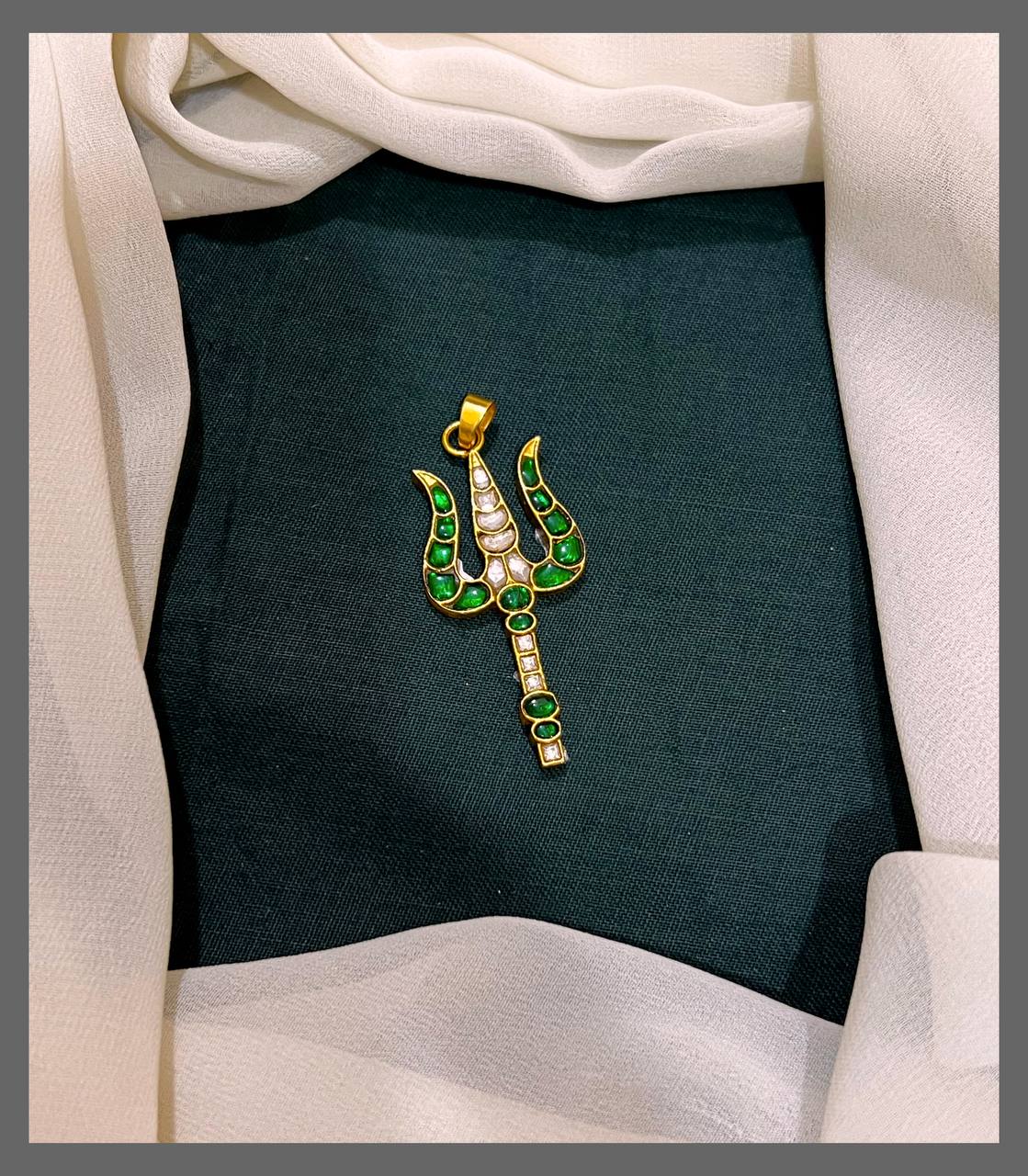 Trishul Kundan Pendant - KP00170