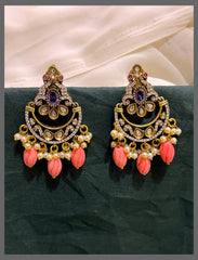 Peacock Hanging In Victorian - VE00207