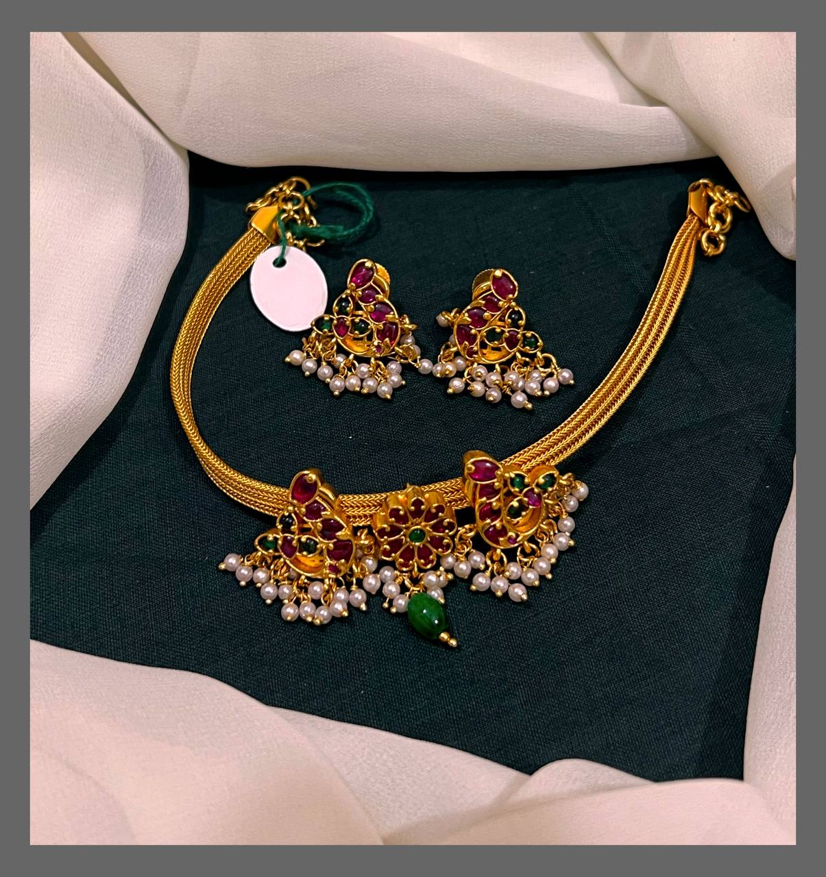 Swin and Flower Pendent Chokar in Nakshi - NN00546