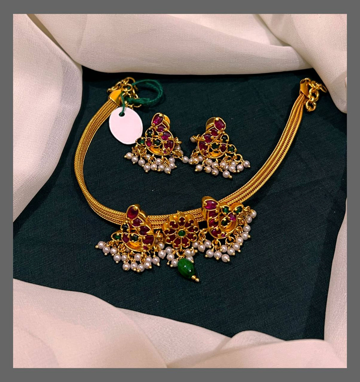 Swin and Flower Pendent Chokar in Nakshi - NN00546