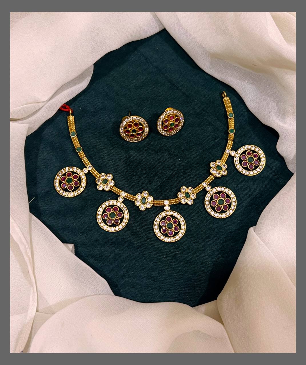 Multi Colour Bottu Chokar in Nakshi - NN00554