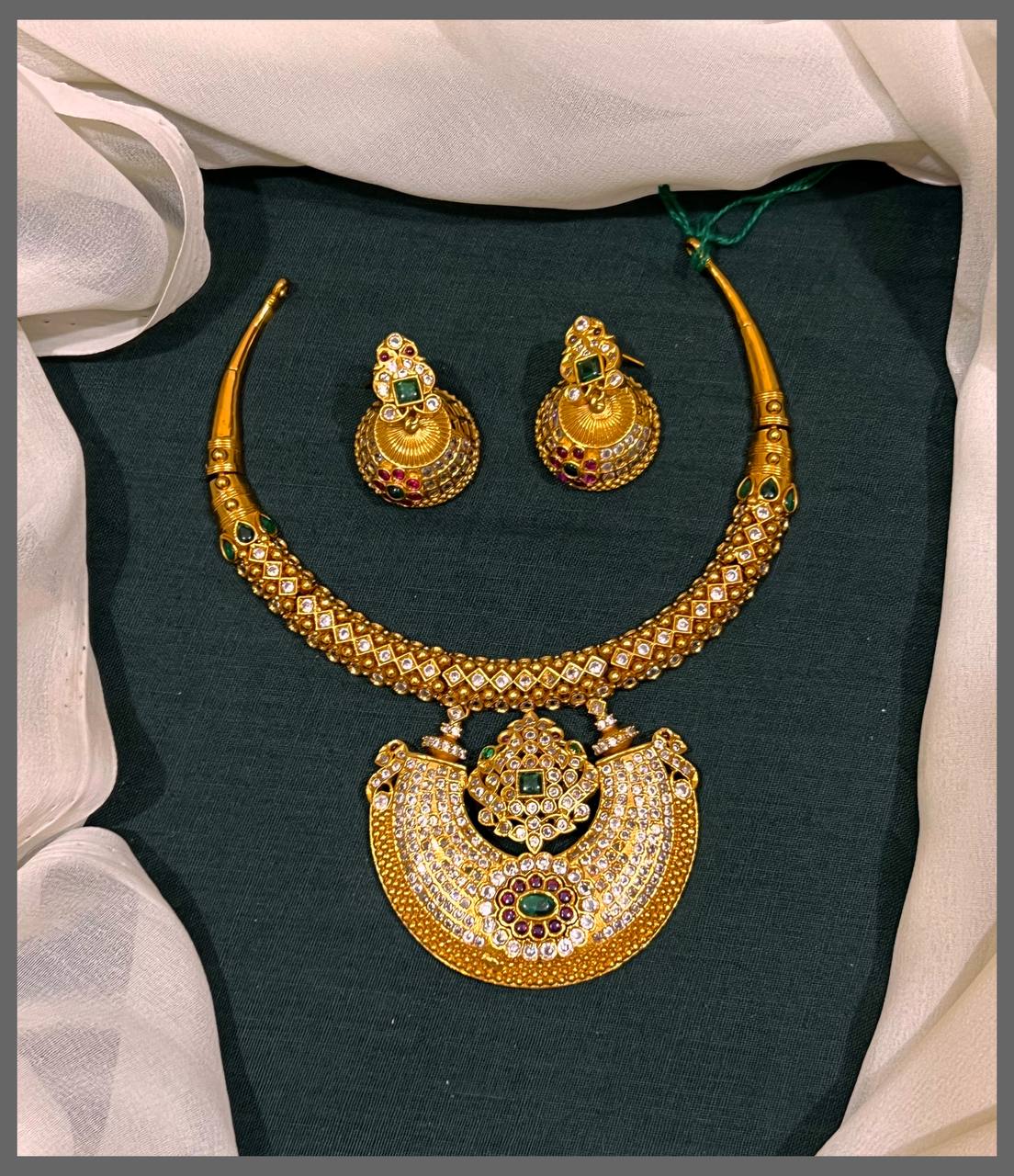 Antic Kante with Rich Pendant in Nakshi - NN00634